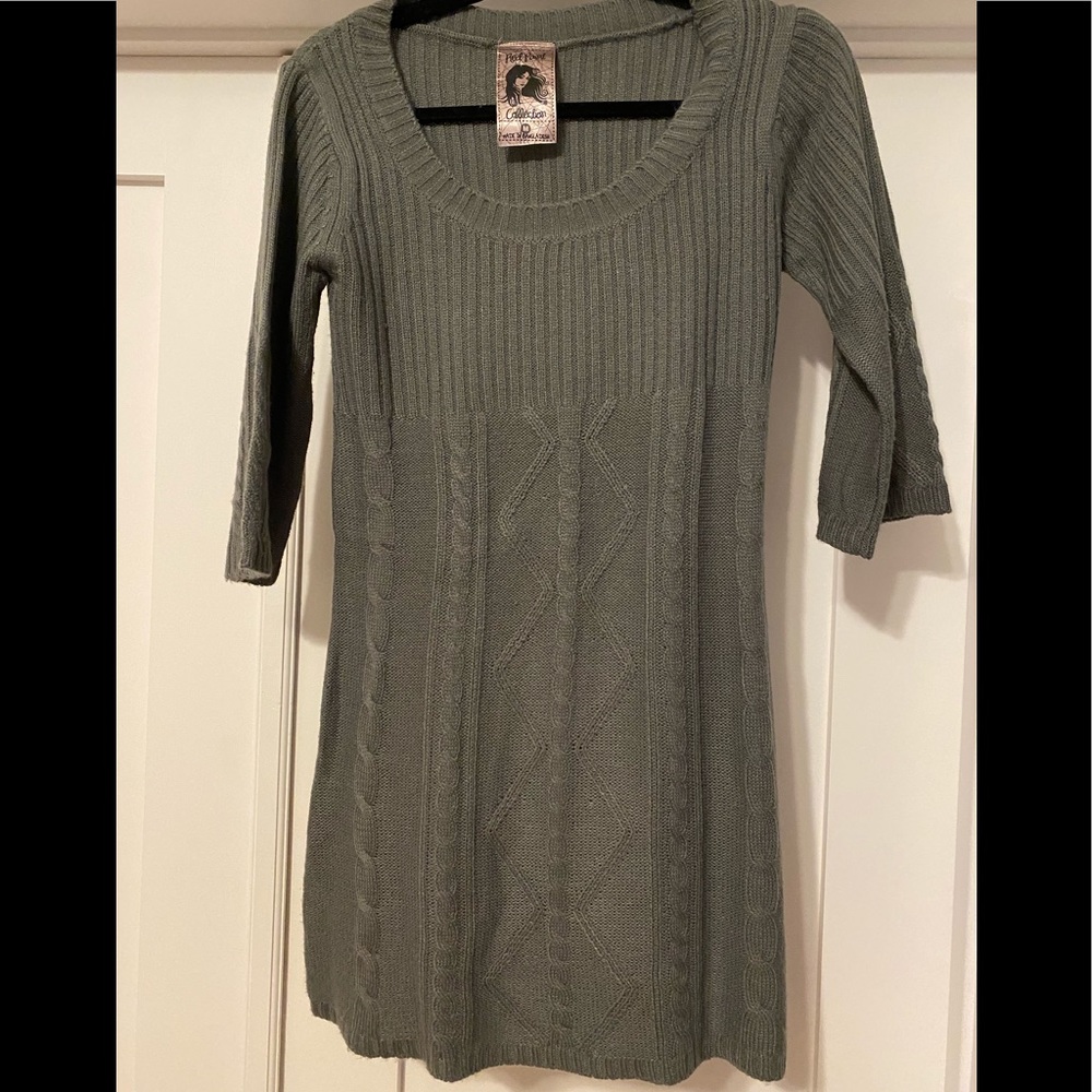 Green 3/4 Sleeve Sweater Dress